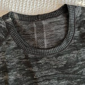 Black and Gray lululemon Swiftly Long Sleeve - Size 8